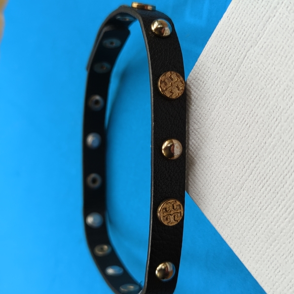 Tory Burch Double-Wrap Leather Logo Stud Bracelet - Picture 6 of 7
